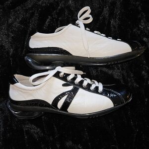 ASGI Women's Black and White Athletic Shoes